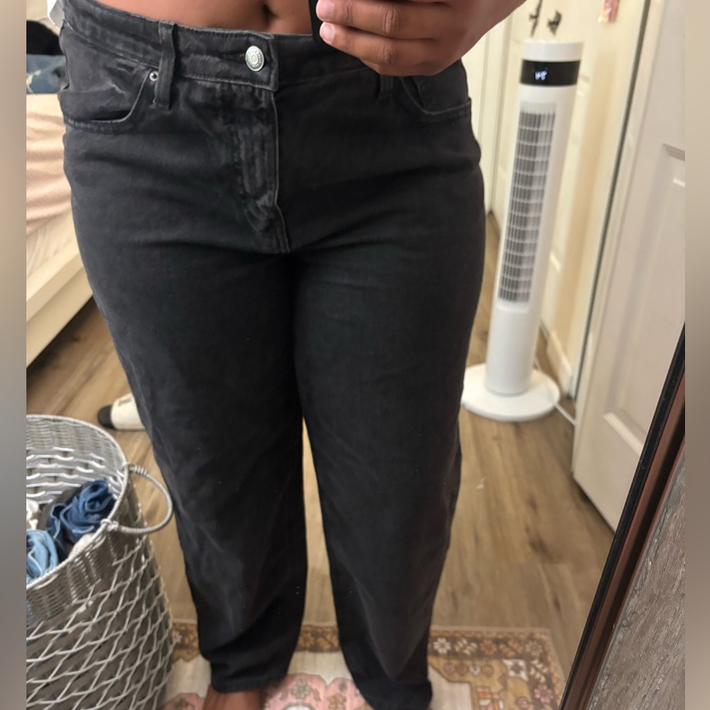 Mid-Rise 90’s Relaxed Straight Jeans